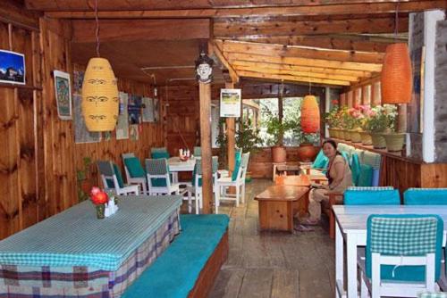 Neeru Guest House