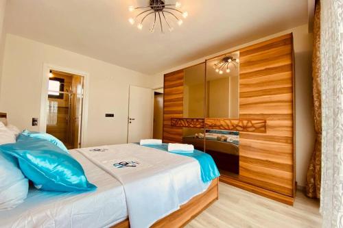 Kusadasi'nda havuzlu lux villa MIRAY b2