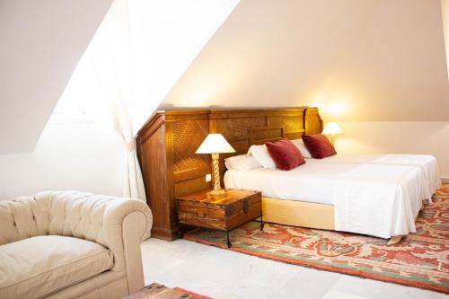 Hotel Hacienda Montenmedio - image 2