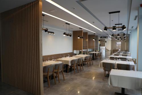 Hotel Bar Restaurant Triumf Shengjin