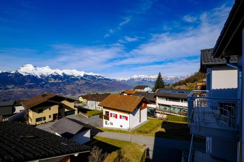 View, Modern and cosy 5 rooms penthouse with stunning view in Triesenberg