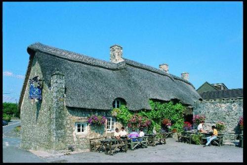 1-Bed Cottage on Coastal Pathway in South Wales