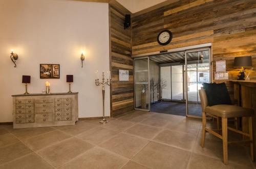 Black Diamond Lodge - image 2