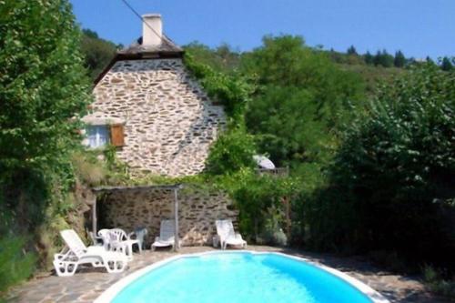Enfialère gîte à louer Ladinhac