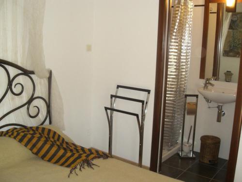 Chambres d'Hôtes Au Vieux Cyprès chambre d'hôte Saussan