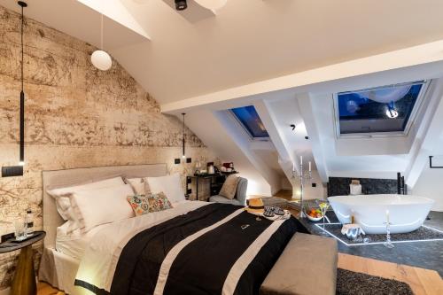 La Vita e Bella V Room Type - Deluxe Double Room with Bath