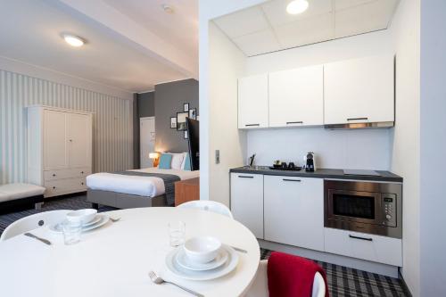 Leopold Hotel Ostend - image 4