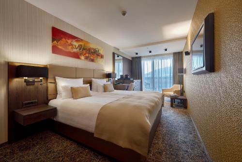 292175898 Hotel Zeta