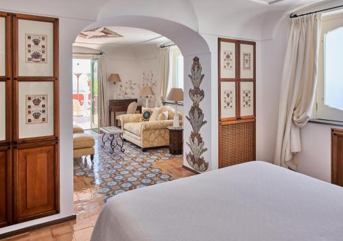 EMPORIO LE SIRENUSE Boutique