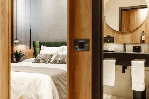 SCHUSTER Boarding House - image 14