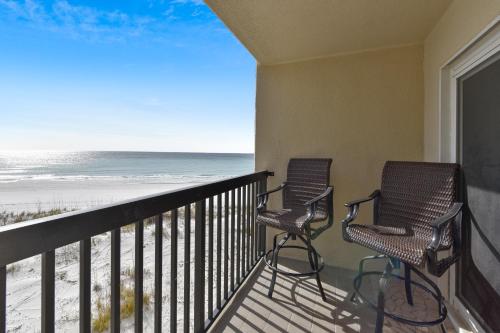 Pinnacle Port B3-306 by Book That Condo