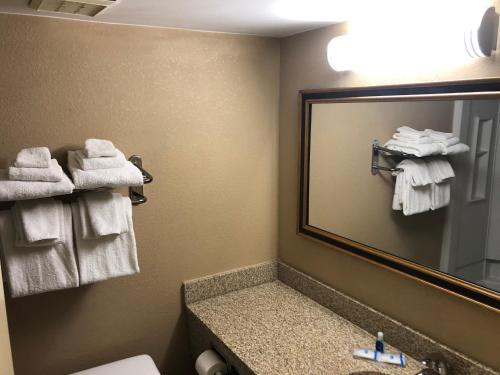 Rodeway Inn Joint Base Andrews Area - image 5