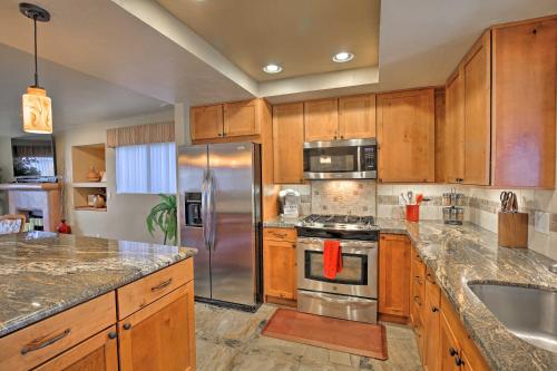 Indio Escape with Fire Pit and Resort Amenities!, Indio (fotografie 9)