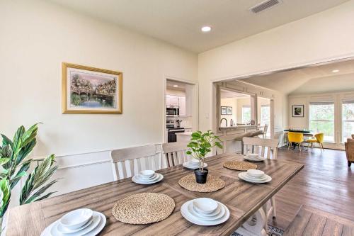 Lake Texoma Retreat with Deck Less Than 1 Mi to Marina! in Pottsboro, USA