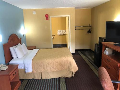 Rodeway Inn Joint Base Andrews Area