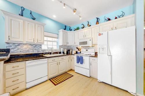 Sand Dollar Retreat - image 2