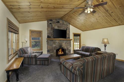 Cedaroma Farm House 9 - image 2