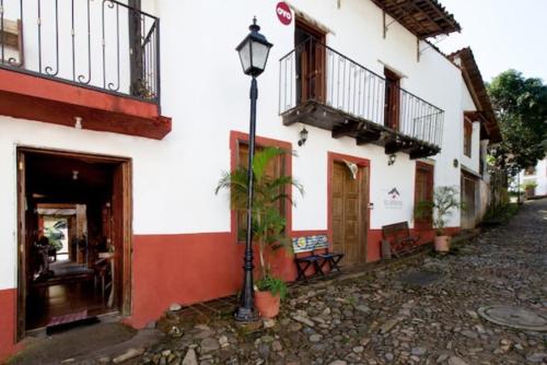 Hotel De Cervantes, Mascota