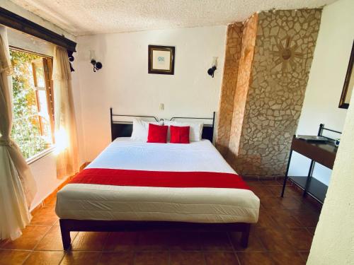 Hotel De Cervantes – San Sebastián del Oeste, IN