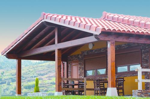 . Apartamentos El Prau