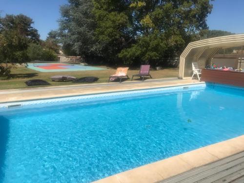 Swimming pool, la ferme des ruelles in Moigny-sur-Ecole
