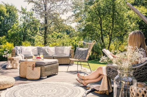 Chalet Wiesengut, Pool, Sunbeds, BBQ, Bikes for free, 15 min to salzburg and beautifull lakes sound  in Adnet