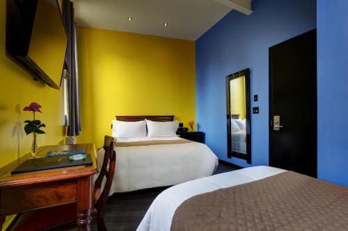 Standard Triple Room room in Sohotel