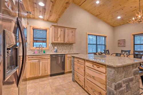Cabin w/ Hot Tub & Grill - 6 Mi to Broken Bow Lake, Stephens Gap (photo 9)