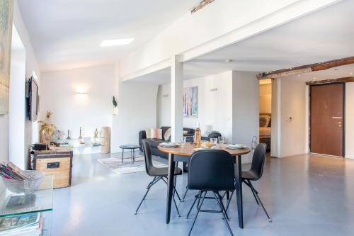 ROSS 5- F2, LUMINEUX, BALCON, LOFT, CLIM, Vieux-Nice, Nice (fotografie 5)