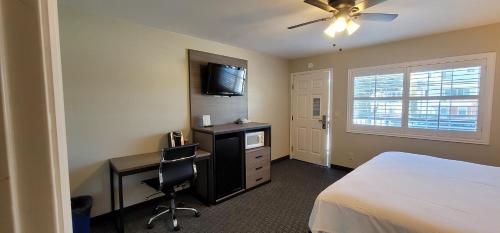 Beachwalker Inn & Suites