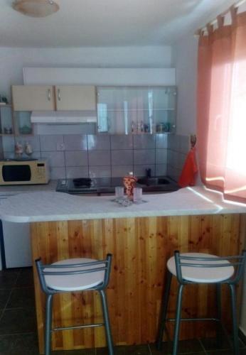 Apartment Igo - 40m from beach - image 4