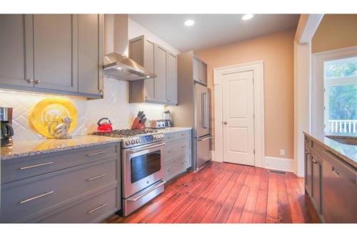 Gaston Estate Main by Lucky Savannah - main image