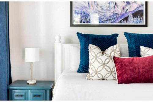 Montgomery House Lower by Lucky Savannah