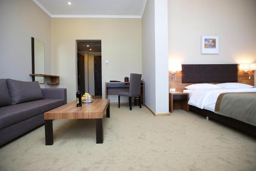 茨卡爾圖博廣場酒店 (Tskaltubo Plaza Hotel) in 茨卡爾圖博