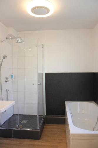 Am Blumenhaus - image 4
