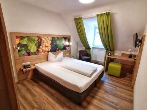 Gasthof Hotel Weinbau Zum Goldenen Ochsen - image 6