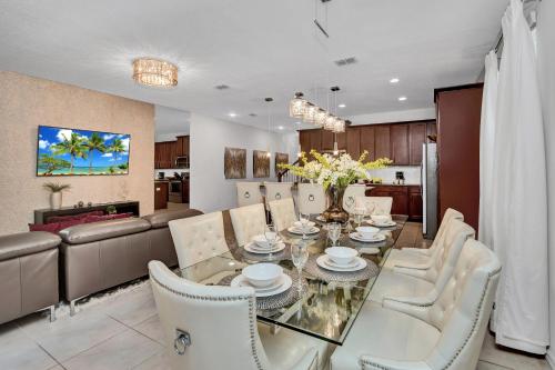 1604 Carey Palm Circle - image 7