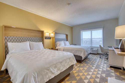 Holiday Inn Hotel & Suites Madison West an IHG Hotel - image 10