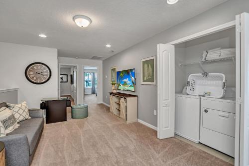 2444 Dubai Street - image 2