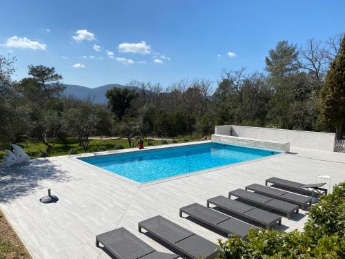 Accommodation in Méounes-lès-Montrieux