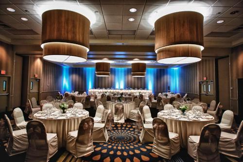 Aviator Hotel & Suites, BW Signature Collection in Green Park, USA