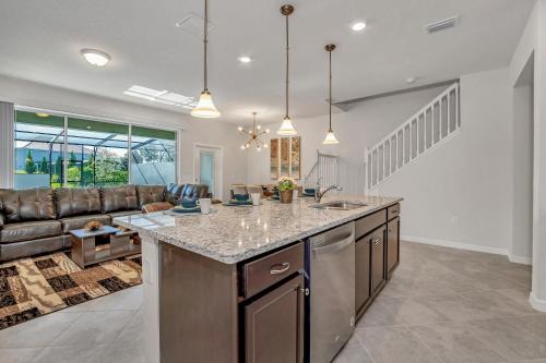 7439 Oakmoss Loop - image 5
