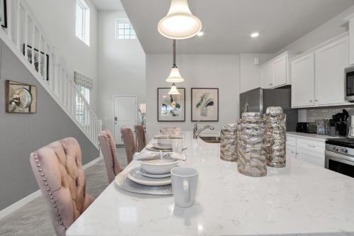 7399 Oakmoss Loop - image 3
