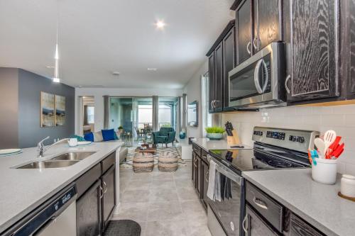 8916 Caroline Bay Court - image 6