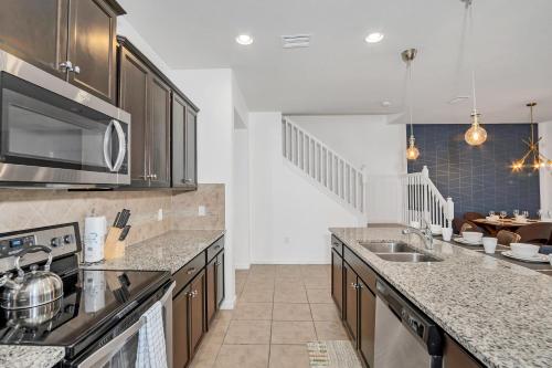 8891 Geneve Court - image 4