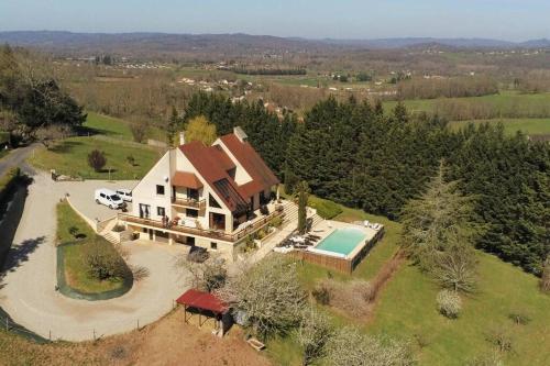 Belle villa avec vue en Dordogne Animals Pracroz gîte à louer Saint-Sornin-Lavolps