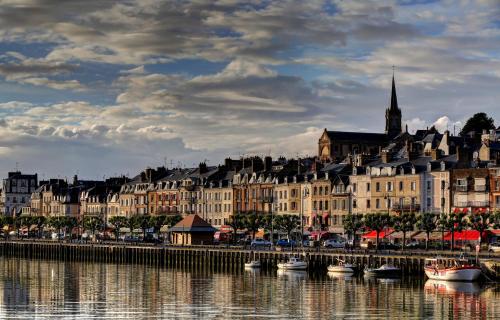 photo chambre Trouville sur mer vue sur la Touque