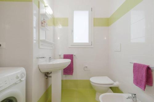 3 bedrooms, 4 beds