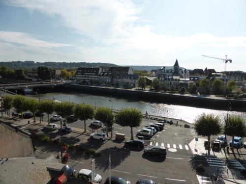 Trouville sur mer vue sur la Touque photo 22