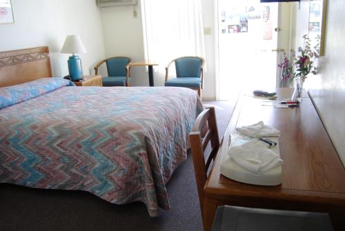 Redwood Motel